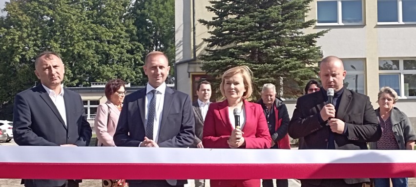 Uroczyste otwarcie nowego boiska przy Szkole Podstawowej w Potoku Wielkim.